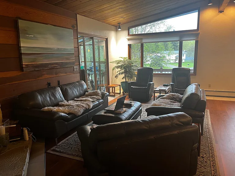 8111 Majestic Ct — Photo 2