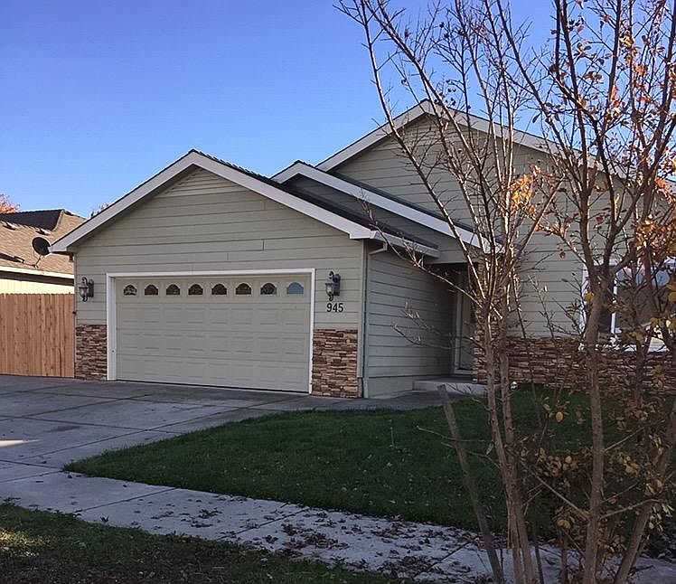 1st image of 945 Willowdale Ave