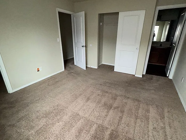 412 NE Miramar Cir — Photo 10