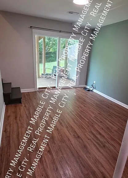 721 Shady Springs Ln — Photo 24