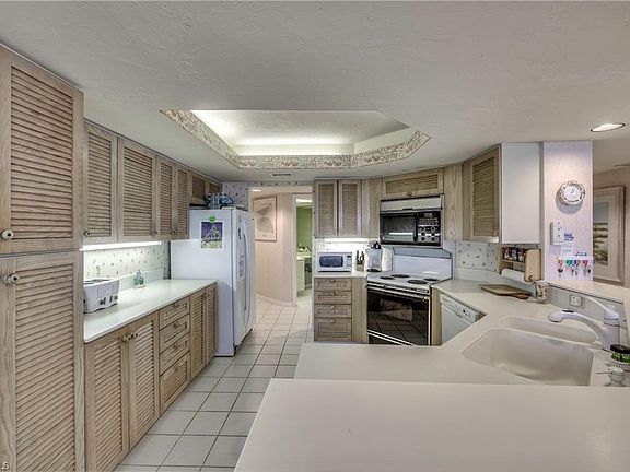 5th image of 3215 W Gulf Dr #202B