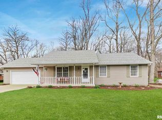 302 Shady Knolls Dr, East Peoria, IL