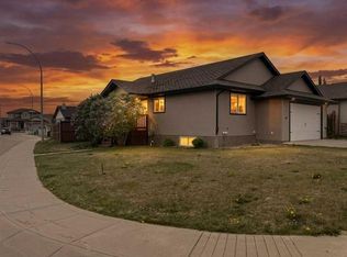 15 S Logan Ct, Sylvan Lake, AB T4S 2P4