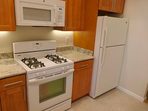 2nd image of 2345 Sacramento St #C613gr7qu