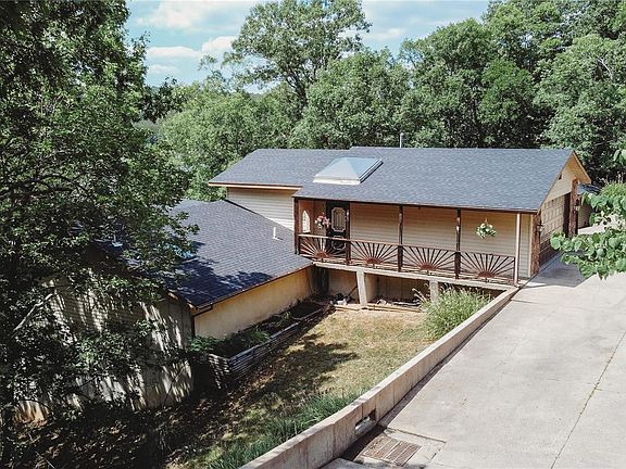 3rd image of 1599 Lake Shore Dr