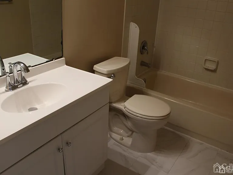 240 Hidden Woods Ct — Photo 27