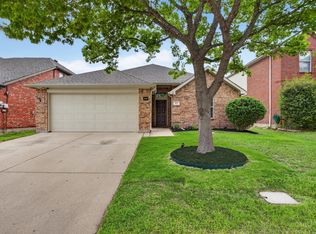921 Bowie Dr, Lavon, TX 75166