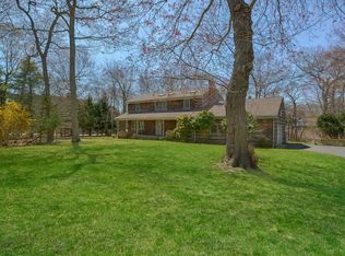 11 Windwood Ct, Westhampton, NY 11977
