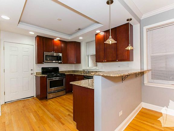 3rd image of 7074 N Wolcott Ave #1