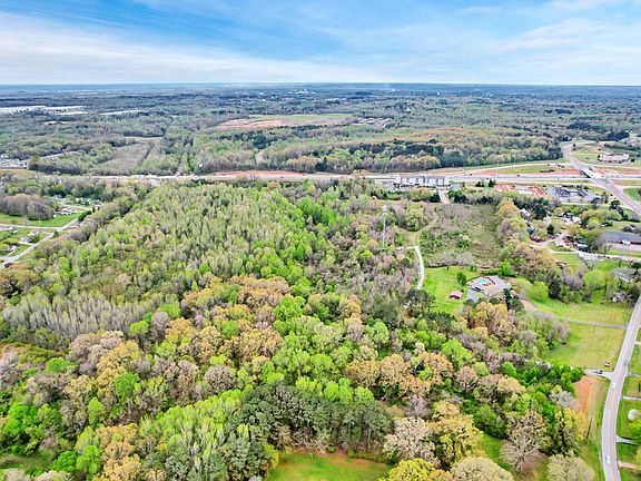 4th image of 2888 Old Medina Rd