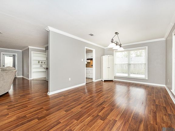 3rd image of 6239 Deanna Ave
