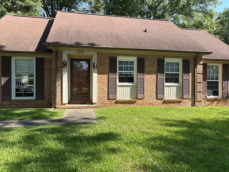 124 Apple Tree Ct — Photo 9