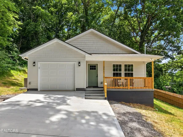 211 Mavis Ln, Maryville, TN 37804