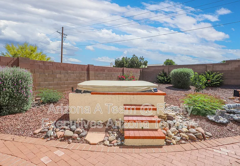 831 S Rincon Rising Rd — Photo 35