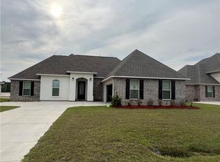 44195 Shadowpoint Dr, Hammond, LA 70403