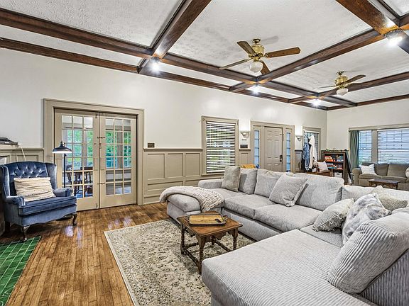 5th image of 1007 W 5th St