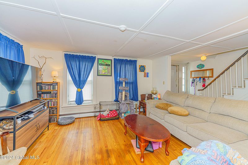 5th image of 67 Middle Street