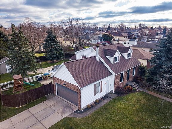 2nd image of 149 Woodgate Dr