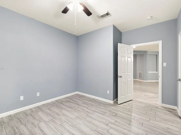 5707 Overton Park Dr — Photo 15