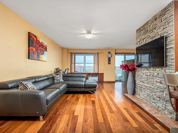 5th image of 501 Surf Ave #G