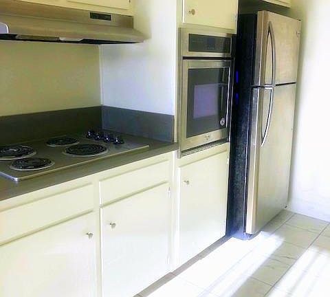 3rd image of 17938 Burbank Blvd #231