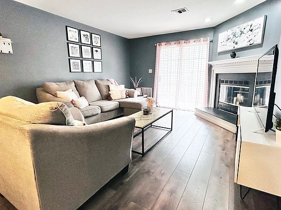5th image of 202 Grosvenor Ln APT 203
