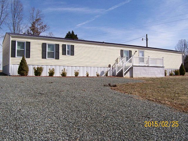 2nd image of 220 Sandy Rd