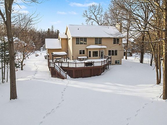 3rd image of 16492 W Willow Dr