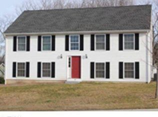 30 Whittaker Ln, Groton, CT 06340