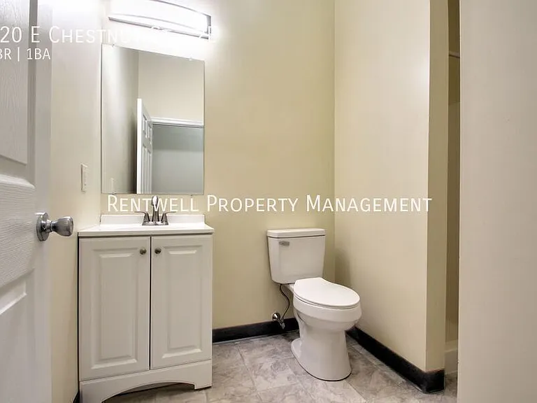 220 E Chestnut St #2E — Photo 6