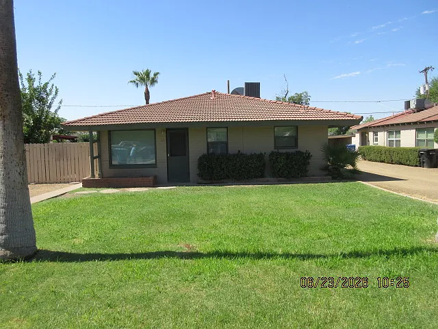 223 W Turney Ave — Photo 1