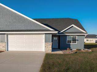 617 Field Point St, Roberts, WI 54023