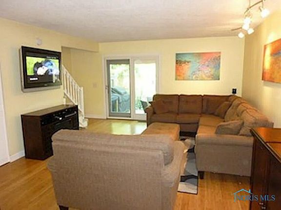 5th image of 2718 Sweetbriar Ct