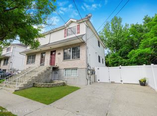 38 Imperial Ct, Staten Island, NY 10304