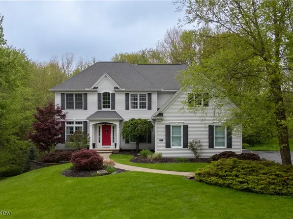 405 W Homestead Dr, Aurora, OH 44202