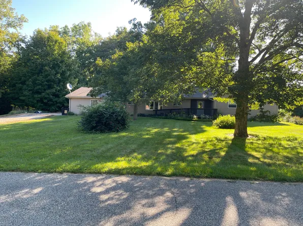 7051 Long Lake Rd, Reading, MI 49274