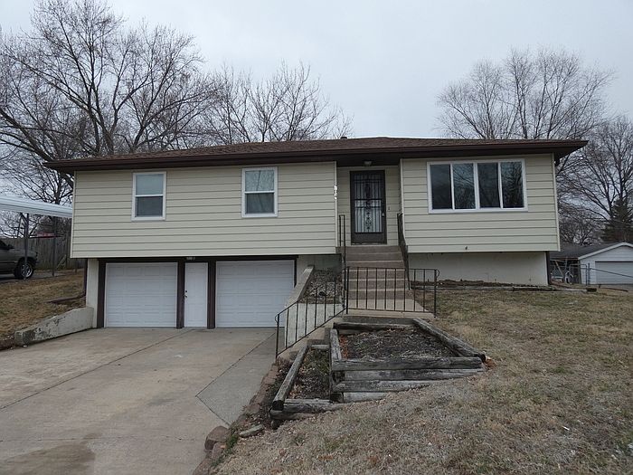 1st image of 704 NE 82nd Ter