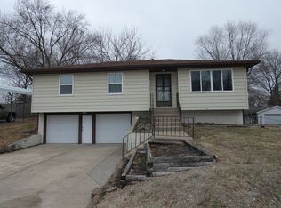 704 NE 82nd Ter, Kansas City, MO 64118