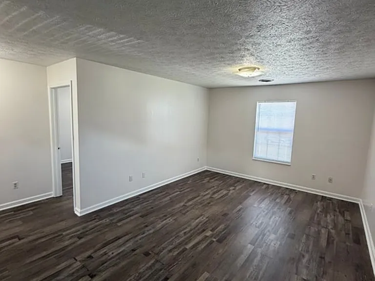 159-165 Anglea Cir — Photo 4