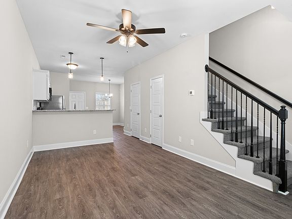2nd image of 203 Copeland Rd Building 7-C