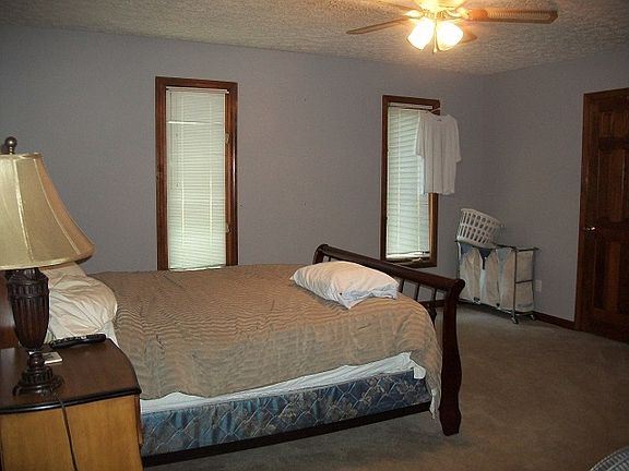 5th image of 111 Cumberland Cir