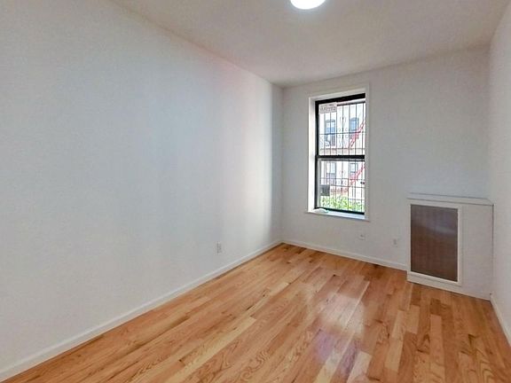 4th image of 4504 8th Ave #1