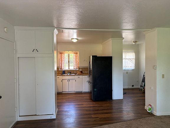2nd image of 5703 Chapel Dr