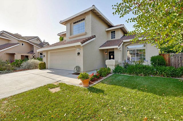 1st image of 200 Fox Hollow Cir