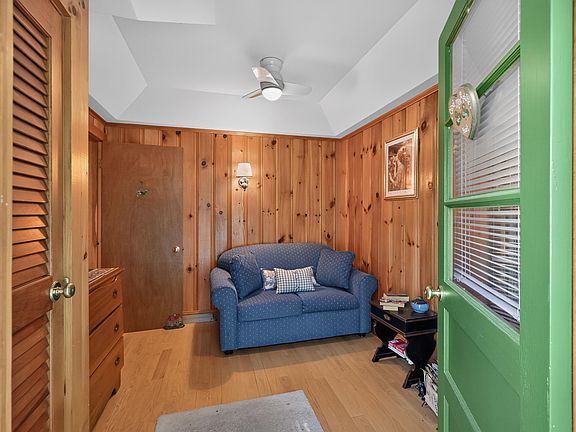 3rd image of 117 Carroll Lane