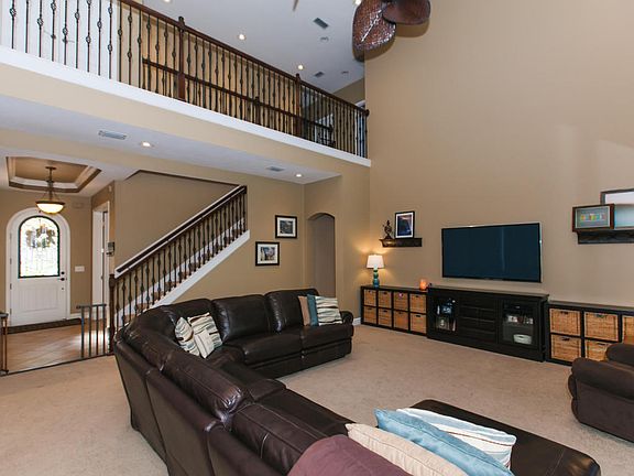 3rd image of 136 Dumont Pl