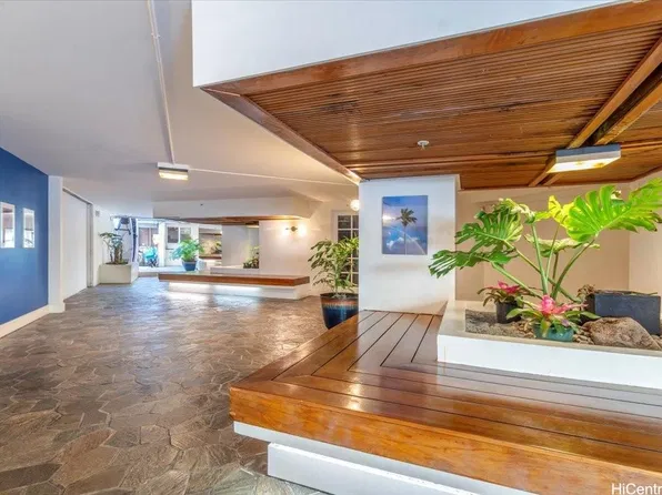 2463 Kuhio Ave APT 607, Honolulu, HI 96815