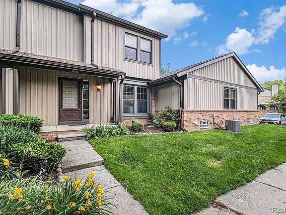 3rd image of 12413 Woodgate Dr Unit 27