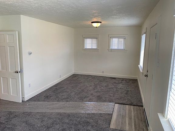 3rd image of 3172 W Temple