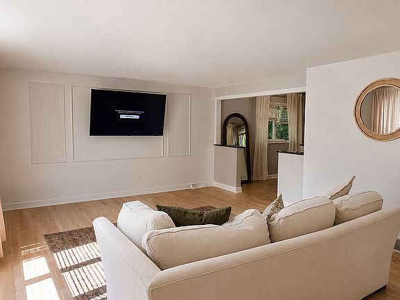 5th image of 15269 Walnut Creek Dr